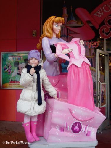 statua di Aurora al Disney Village