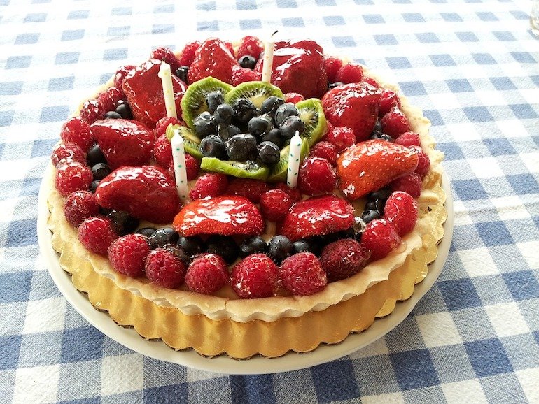 torta di frutta per compleanno a casa