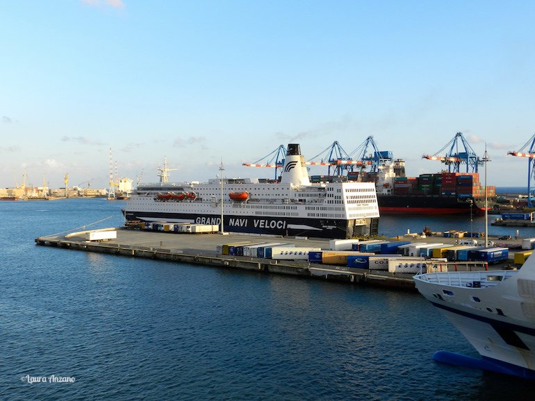 raggiungere la Sardegna in Nave