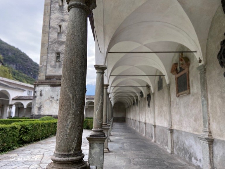 portico-collegiata-san-lorenzo